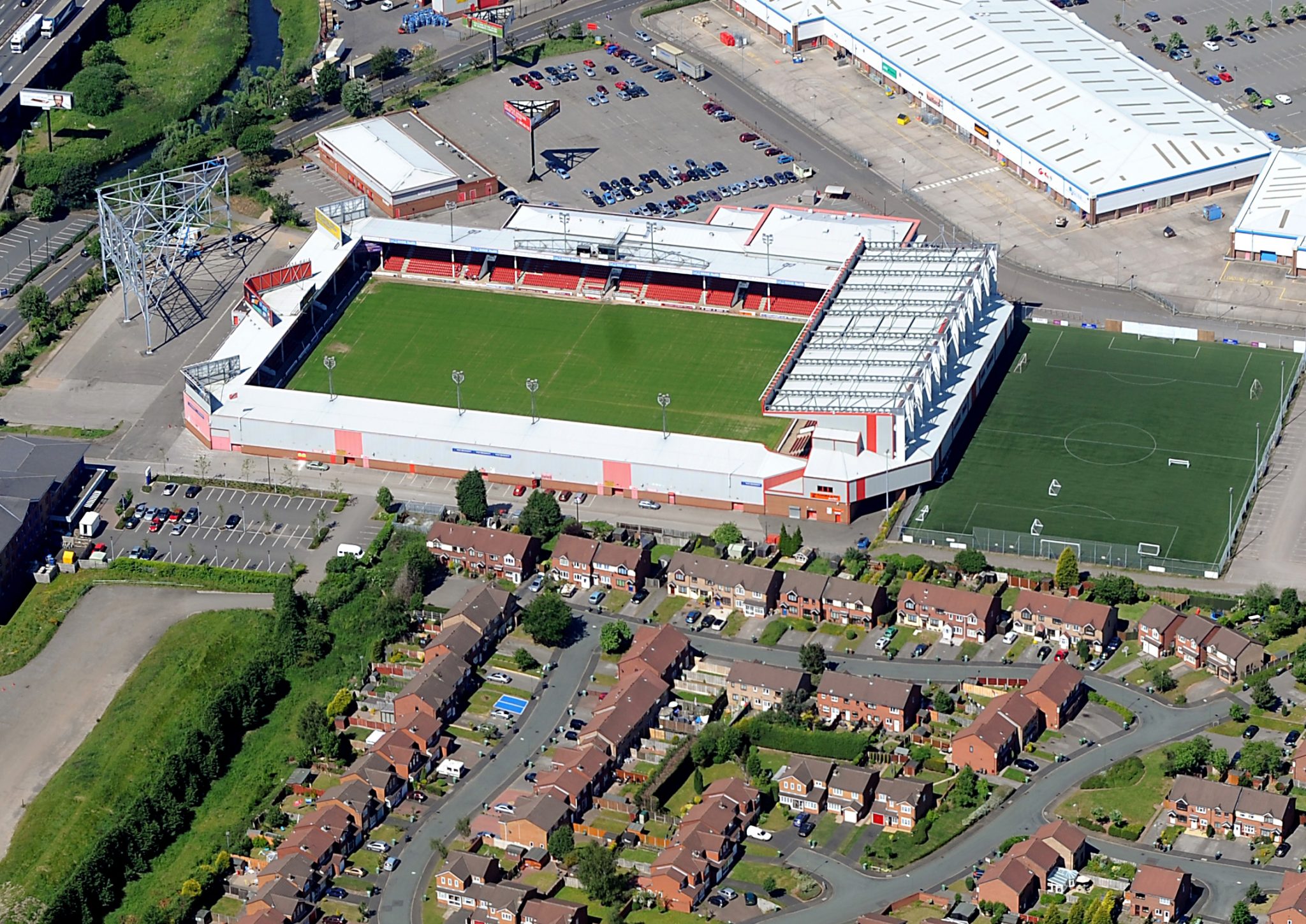 COPYRIGHT EXPRESS&STAR TIM THURSFIELD 01/06/09
An aerial shot over Bescot Stadium and the surrounding houses.